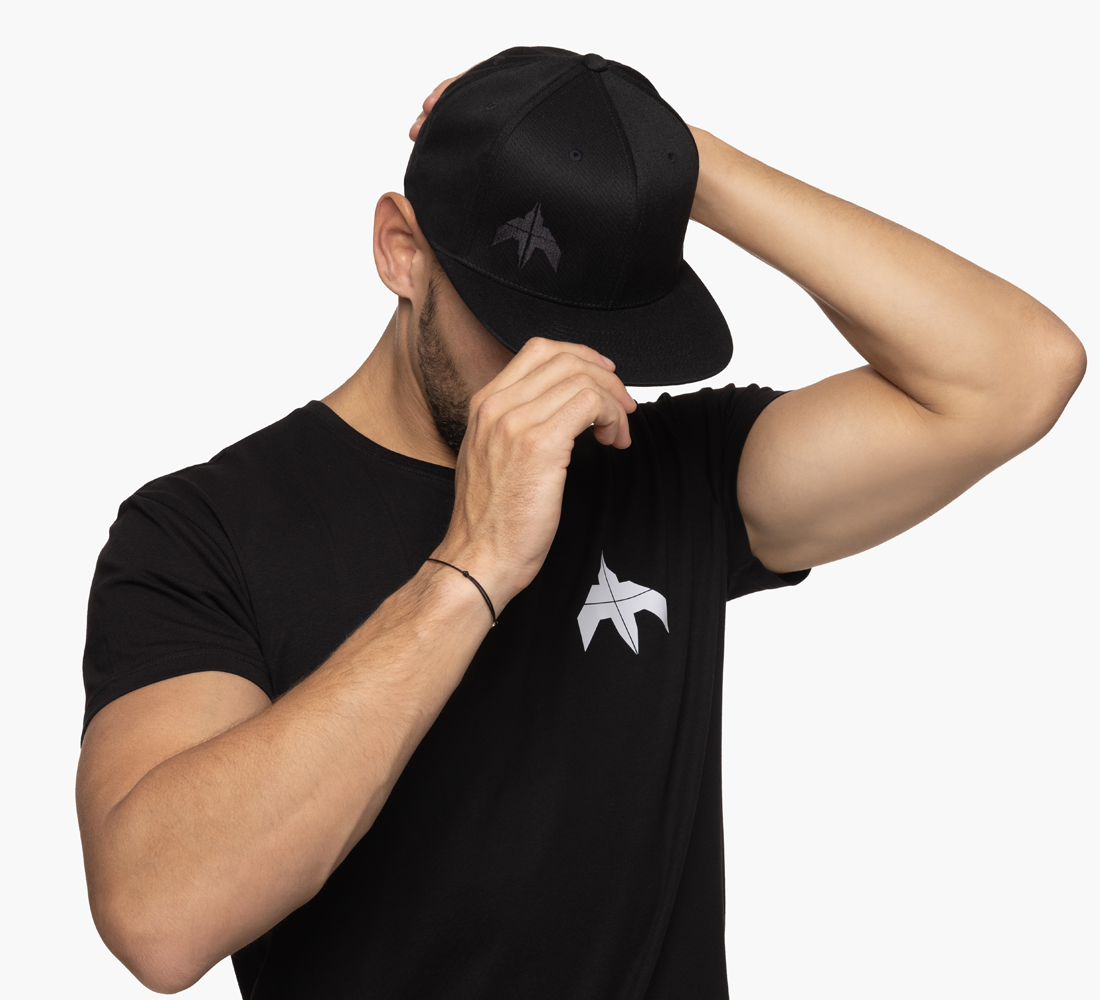 Cap_Archon_Black_Lifestyle_LF_1